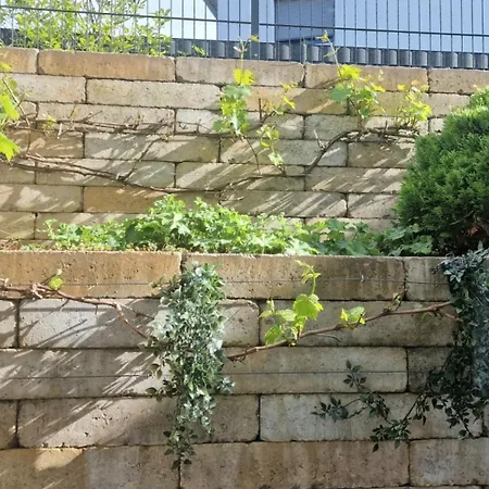 아파트 Near Airport